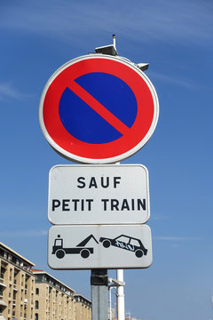 Interdit de stationner