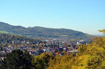 Blick auf Freiburg-Wiehre im Herbst
