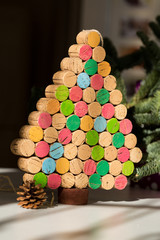 alebro di natale con tappi di sughero