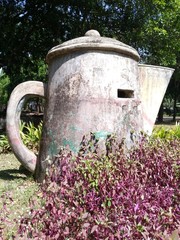 giant teapot sculpture