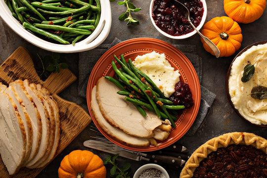 Thanksgiving plate with turkey, mashed potatoes and green beans