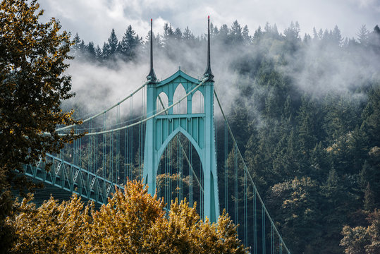 St. Johns Bridge on an autumn morning in Portland, OR