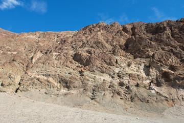 Death Valley National Park: Mountain with little sign 