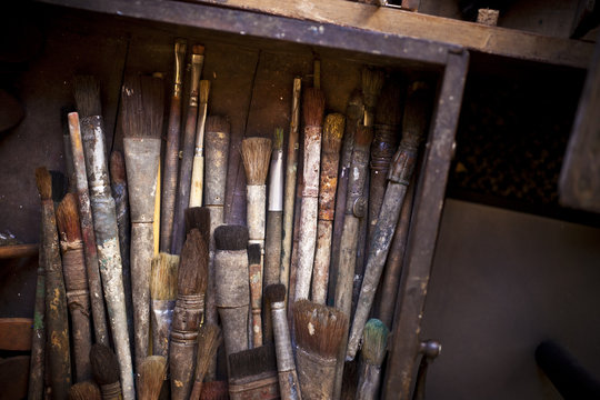 Used paint brushes