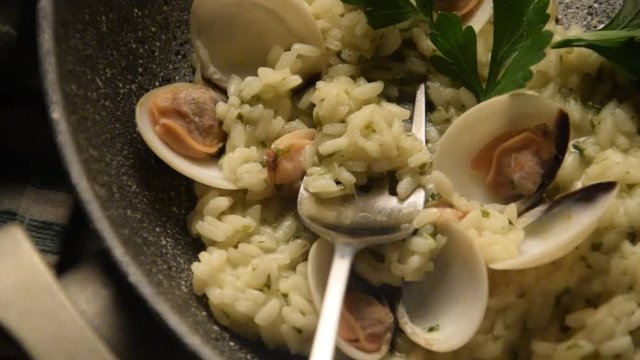 Risotto with clams