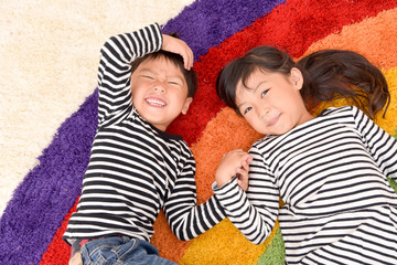 仲良しの子供