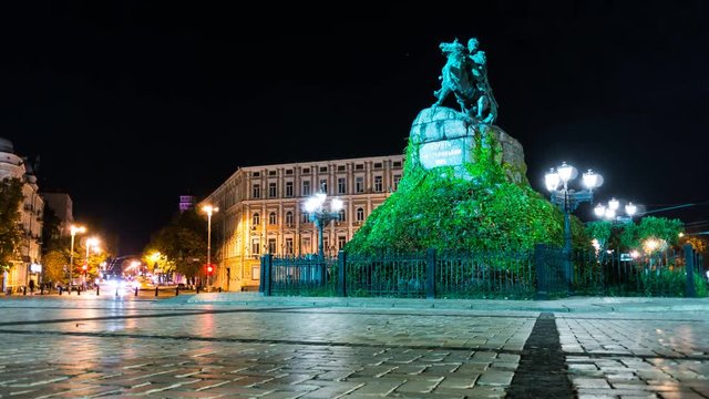 The Monument To Bogdan Khmelnitsky time lapse at night