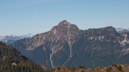 Scenic view of Mount Pugh in the Cascade Mountain Range during the Autumn season.