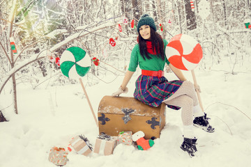  эльфы семьей в новогоднем снежной лесу © irinashamanaeva