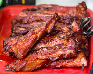 Roasted red pork with herbal