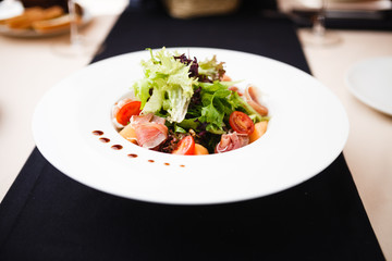 Green salad with ham
