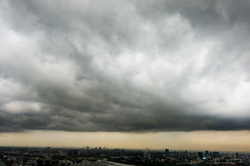 Fototapeta na wymiar Storm day in the city,Thailand in rainy season