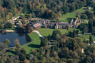 Fototapeta na wymiar Photo aérienne de l'abbaye des Vaux de Cernay dans les Yvelines en France