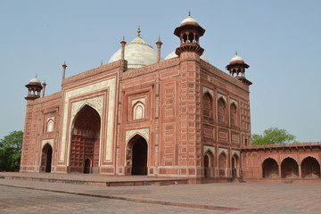 taj mahal outer gates