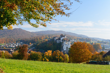 Karte mit Stadt im Herbst - Herbstbild 