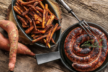 saucisse de toulouse et patates douces frits © Jérôme Rommé