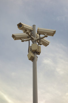 4 surveillance cameras on a pole