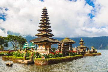 Fototapeta na wymiar Pura Ulun Danu Bratan. Temple on lake. Bali, Indonesia.