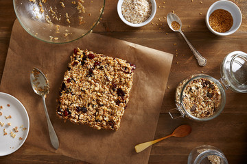 Preparing homemade granola bars