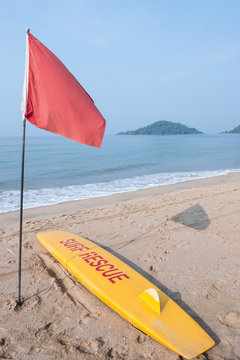 Beach surf rescue point