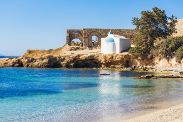 Agios Ioannis chapel on Aliko beach in Naxos island, Cyclades in Greece. - obrazy, fototapety, plakaty