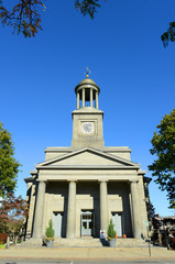 Fototapeta premium United First Parish Church was built in 1828 in downtown Quincy, Massachusetts, USA. Presidents John Adams and John Quincy Adams are buried in the family crypt beneath the church.