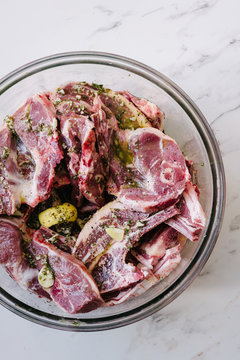 lamb chops marinating