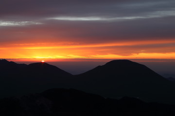 日光白根山山頂からの夜明け