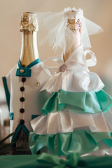 Декорированные бутылки шампанского