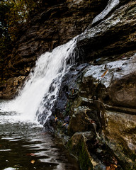 Obraz premium Waterfall on Rocks