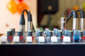 Control audio mixer