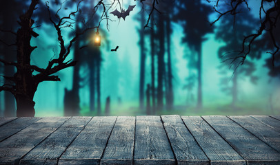 Fototapeta premium Spooky halloween background with empty wooden planks