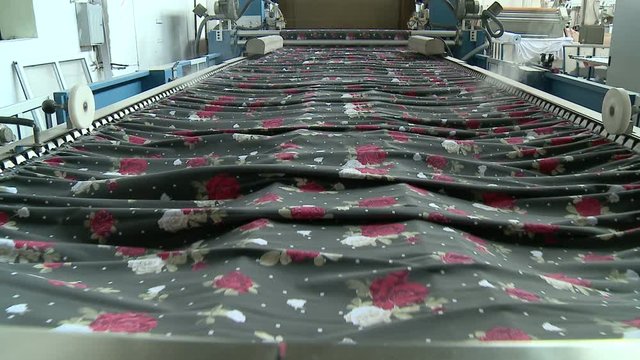 Manufactures industrial textiles - Automatic weavers