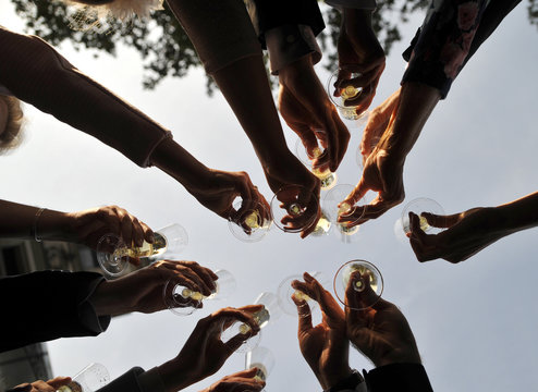 Sektglas antsto&szlig;en Feier Party