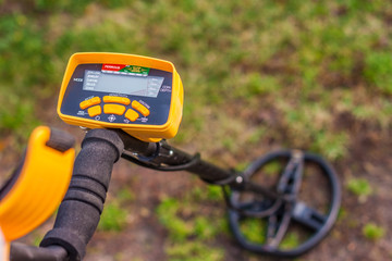 Search for treasure using a metal detector