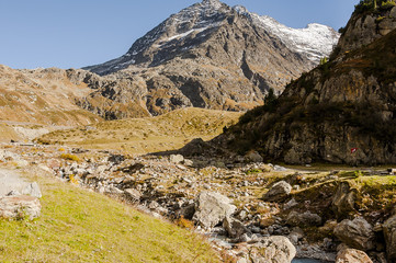 Susten, Sustenpass, Bergstrasse, Steingletscher, Sustenhorn, Alpen, Haslital, Berner Oberland, Steinwasser, Stenseebach, Herbst, Schweiz