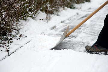 Naklejka premium Schnee räumen