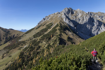 Fototapeta na wymiar Blick vom Lamingsattel auf Gipfel Griesmauer im Hochschwab Gebirge, Steiermark,Österreich