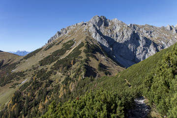 Fototapeta na wymiar Blick vom Lamingsattel auf Gipfel Griesmauer im Hochschwab Gebirge, Steiermark,Österreich