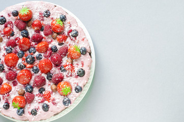 Raw cake with berries