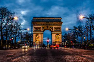 Fototapeta na wymiar Arc de triomphe by night, Paris