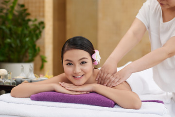 Obraz na płótnie Canvas Healthy body massage