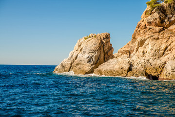 Fototapeta na wymiar coastline near Tossa de Mar, Catalonia 