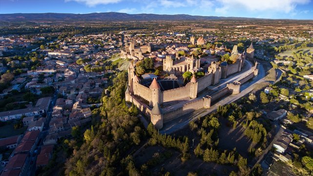 Vue spectaculaire de la cité de Carcassonne et son chateau