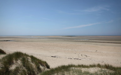 Les dunes face à l'estuaire: Cotentin.