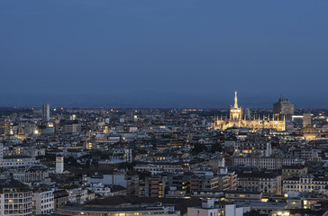 Fototapeta na wymiar Milan and his dome