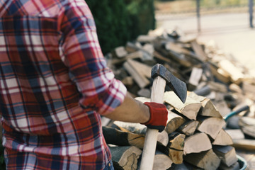 Splitting wood