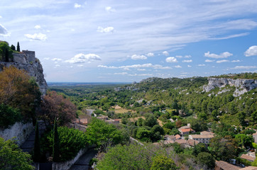 Fototapeta na wymiar Provence houses at the feet of arid hills