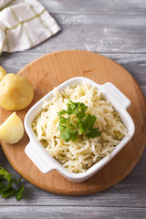 Mashed potatoes in bowl