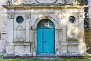 Green door of the Kreuzkirche church in Hannover